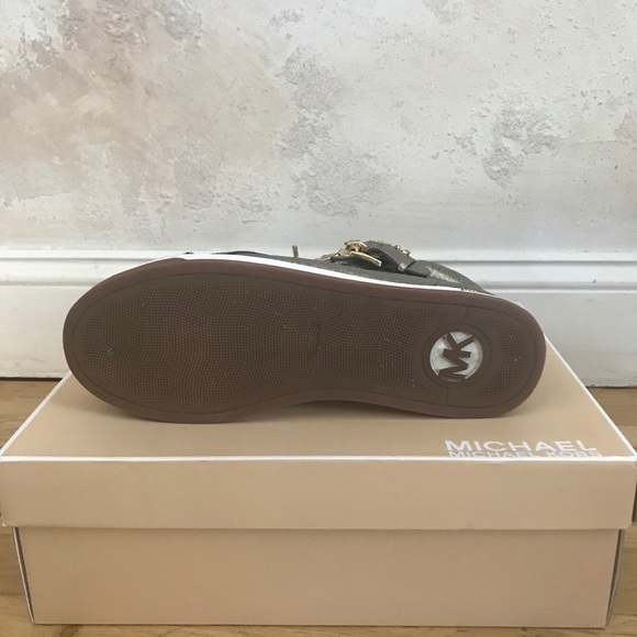 MICHAEL KORS STUDDED HIGH TOPS SZ 9.5 - Picture 4 of 5